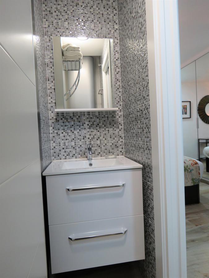 Living Sevilla Apartments Hercules Sevilha Exterior foto