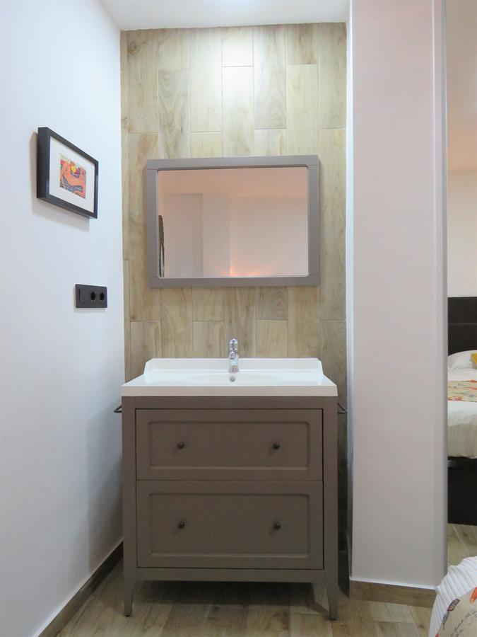Living Sevilla Apartments Hercules Sevilha Exterior foto