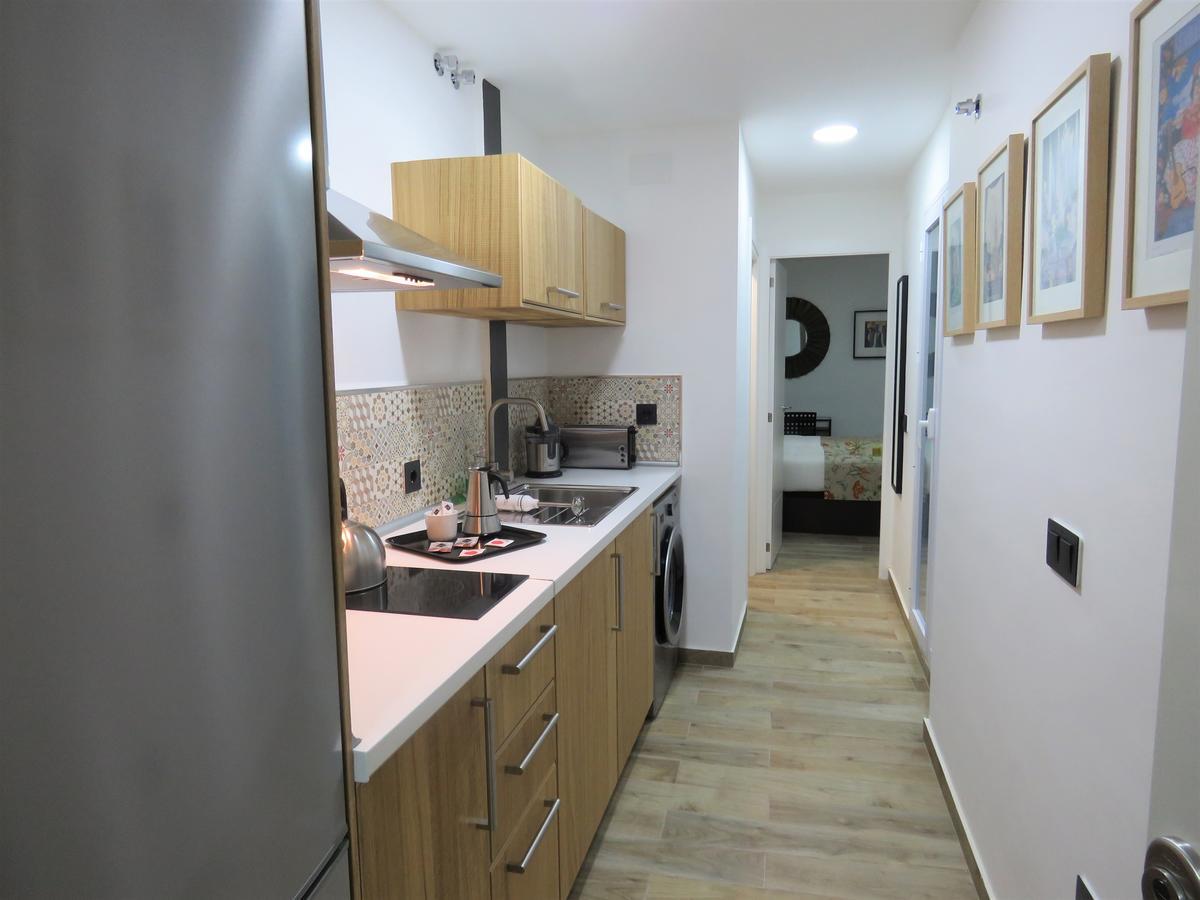 Living Sevilla Apartments Hercules Sevilha Exterior foto