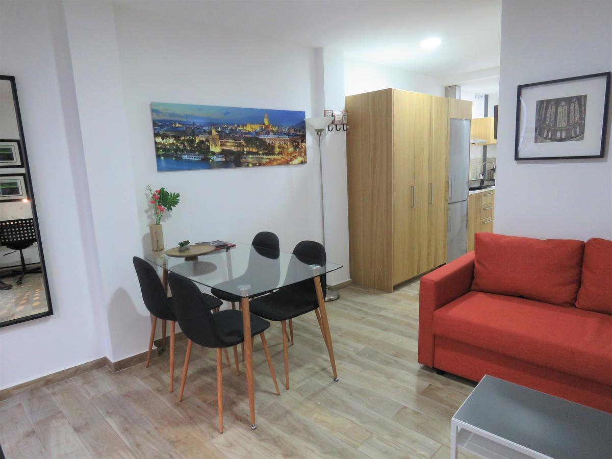 Living Sevilla Apartments Hercules Sevilha Exterior foto