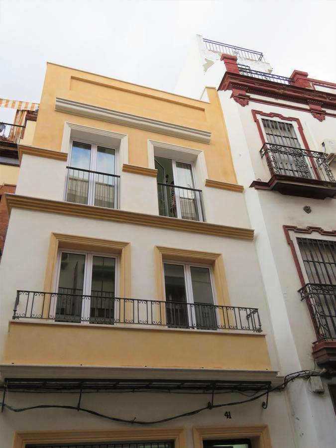 Living Sevilla Apartments Hercules Sevilha Exterior foto