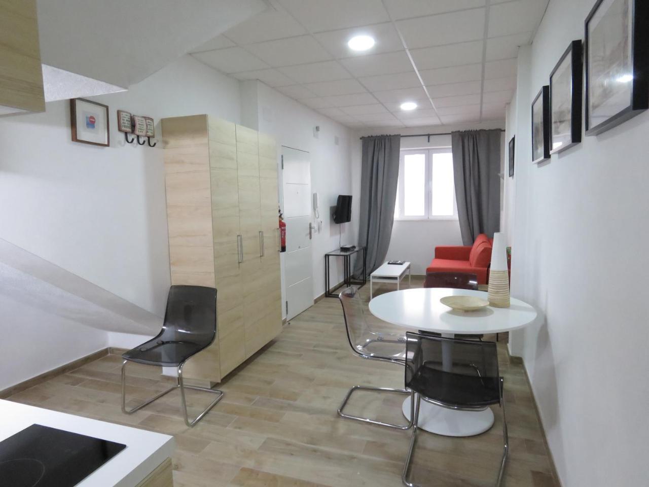 Living Sevilla Apartments Hercules Sevilha Exterior foto
