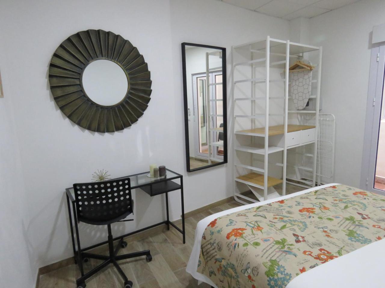 Living Sevilla Apartments Hercules Sevilha Exterior foto