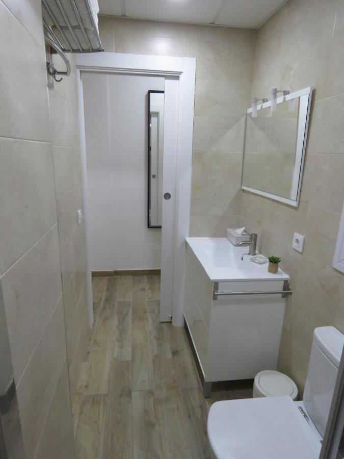 Living Sevilla Apartments Hercules Sevilha Exterior foto